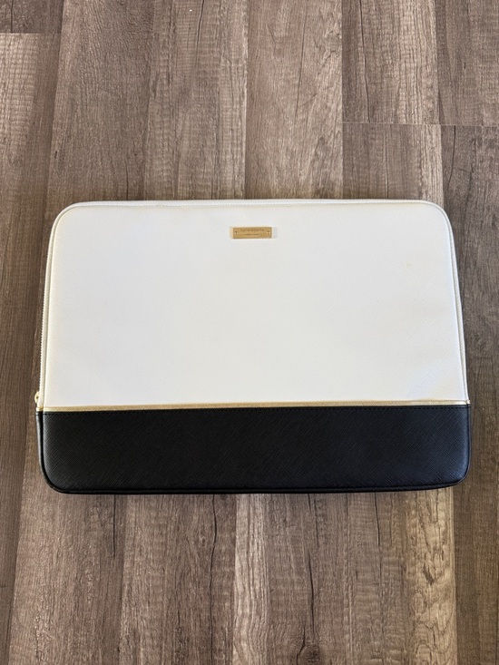 kate spade Accessories - Kate Spade Laptop Case White and Black Padded Laptop Sleeve Zippered Case